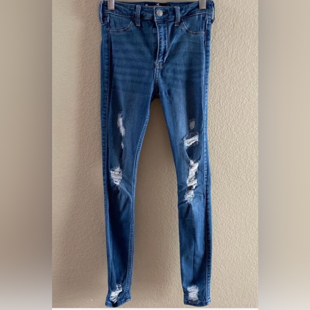 Hollister co. Distressed Low Rise Jean Legging (Size 0R)